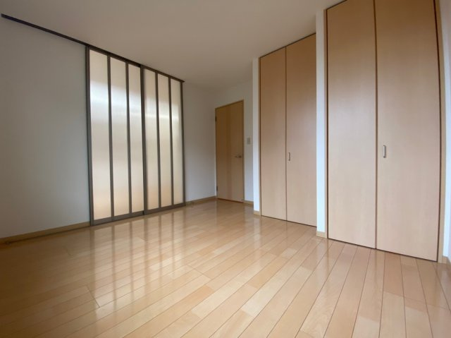 【寝室】 | ロイヤルヒルズ　Ａ棟