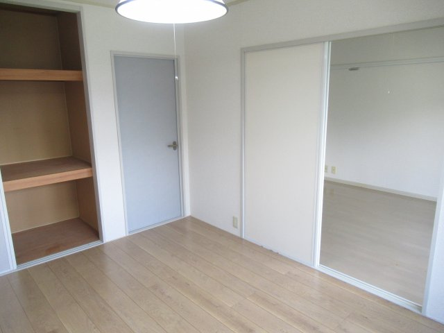 ディアスクリビアの洋室|落ち着いた色調の洋室です