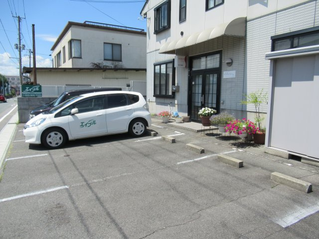 ディアスクリビアの駐車場|駐車場があるので、車を買う予定の方も安心です