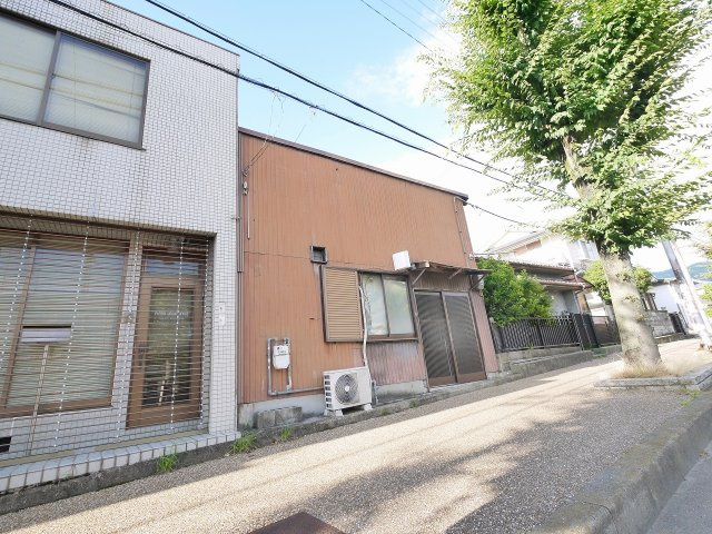 高畑倉庫（飛鳥園）の外観