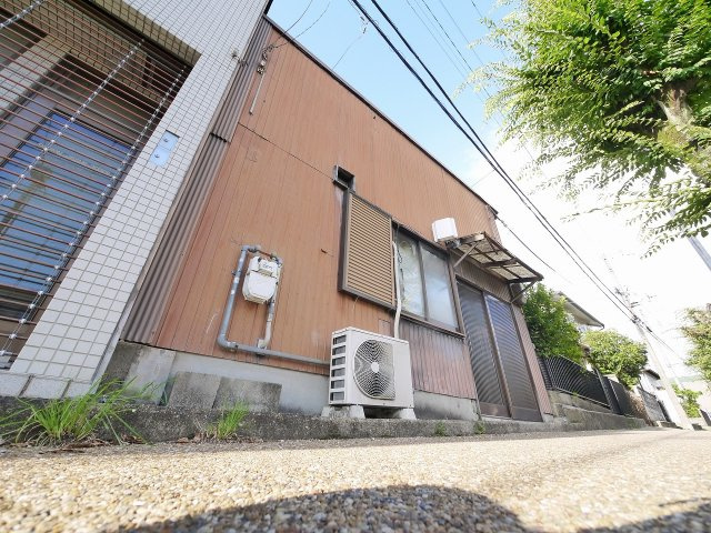 高畑倉庫（飛鳥園）の外観