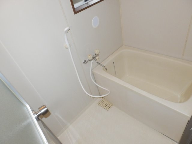 田中アパートの浴室