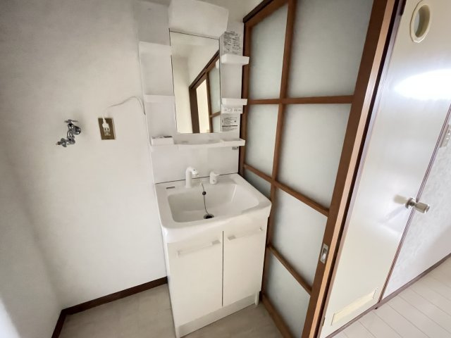 田中アパートの洗面所|新品洗面台付き