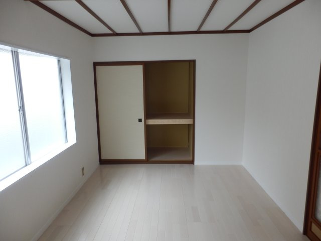 田中アパートの洋室