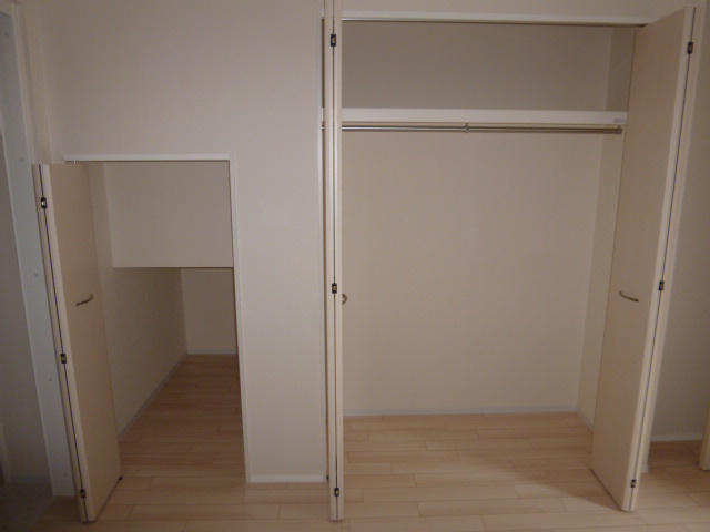 コン・テネレッツァの収納|クローゼット