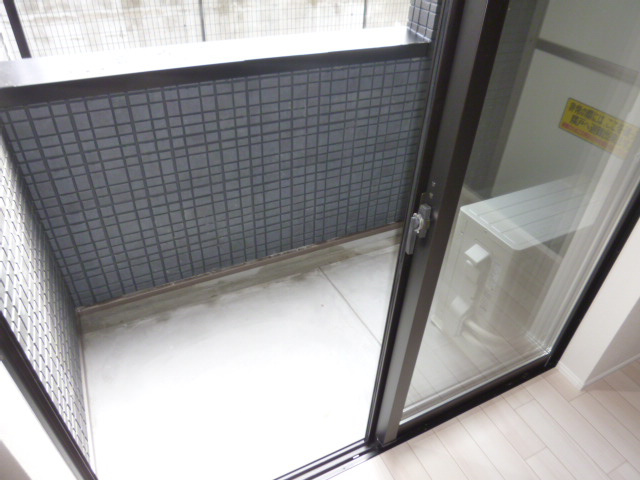 コン・テネレッツァのバルコニー