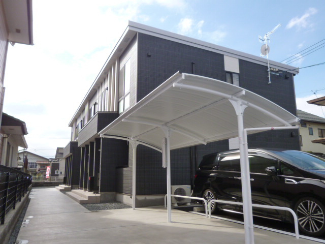 コン・テネレッツァの外観