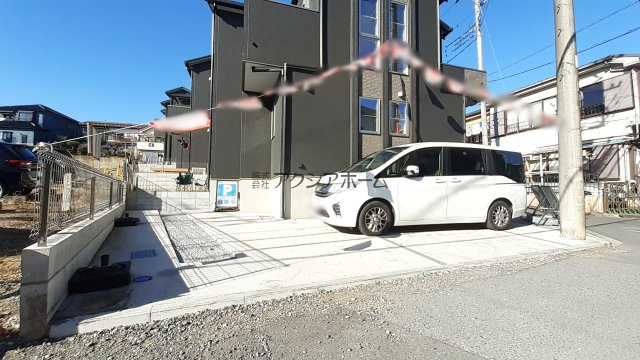 入間市高倉2丁目・全3棟　新築未入居一戸建　3号棟　の駐車場|駐車2台可能です。