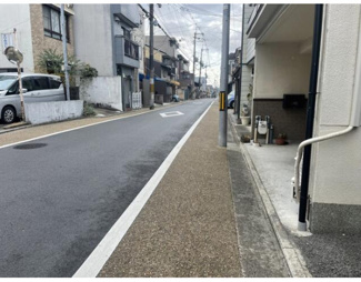 【前面道路含む現地写真】