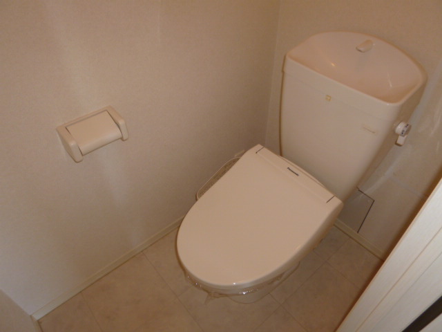 ウィステリアⅠのトイレ|温水洗浄便座