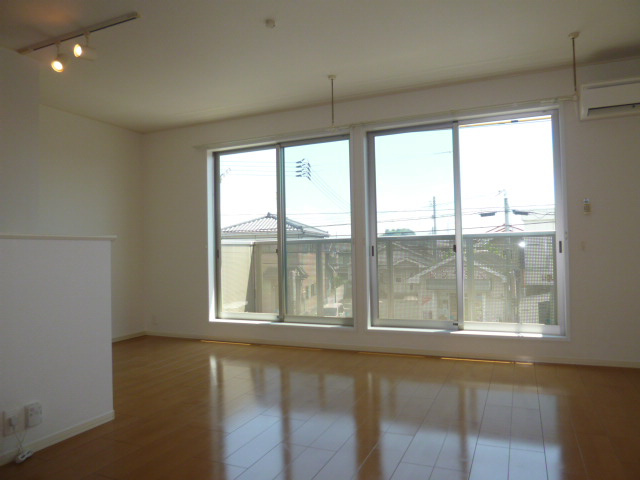 ウィステリアⅠの居間・リビング