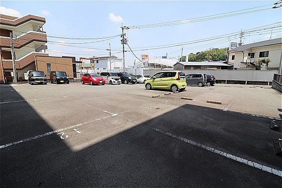 イルプリモ上津の駐車場