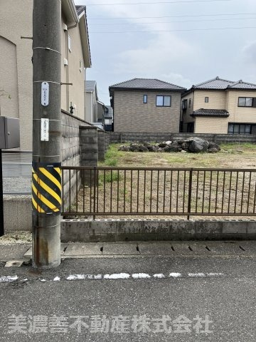 ５９２６１　本巣郡北方町高屋伊勢田土地の前面道路含む現地写真