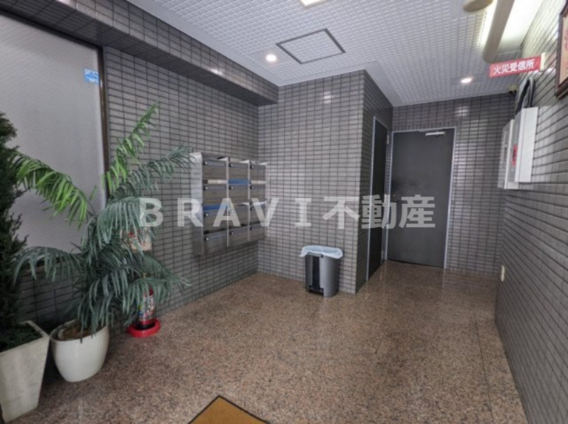 安藤ビルディング BRAVI不動産のロビー|【安藤ビルディング】毎日通るロビーはこのようになっています
