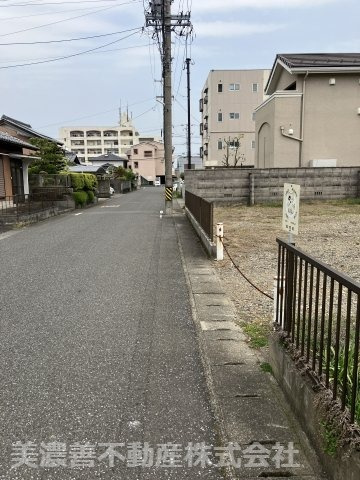 ５９２６０　本巣郡北方町高屋伊勢田土地の前面道路含む現地写真