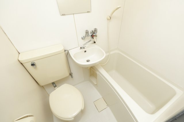 小松マンションの浴室