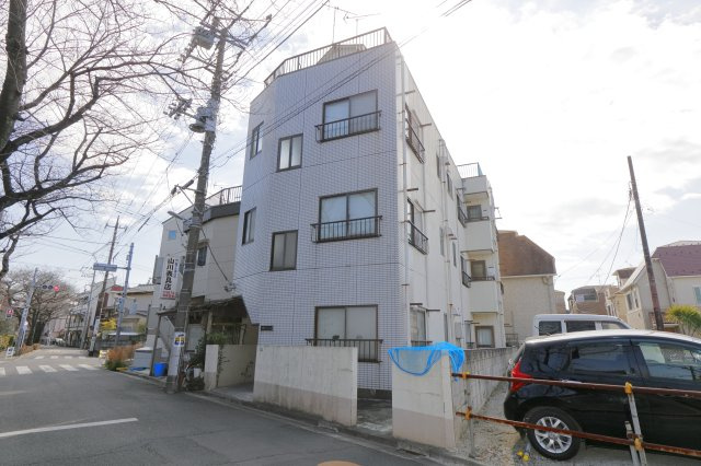 小松マンションの外観