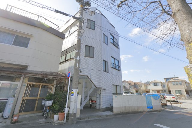 小松マンションの外観