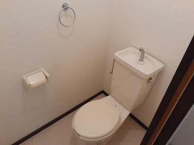 【トイレ】 | エルディム石崎 | コンパクトで使いやすいトイレです