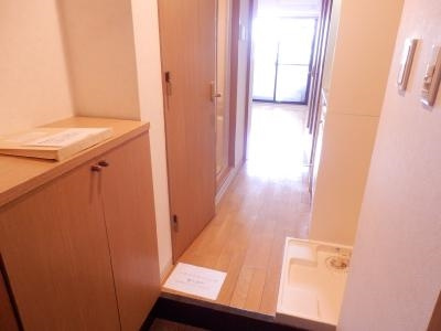 プレサンス京都二条城前の内装|玄関から