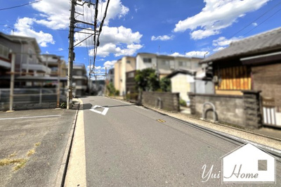 【前面道路含む現地写真】 | 山科区西野山桜ノ馬場町　注文住宅　建築条件なし　土地 | 間口が10ｍ以上あり、並列で駐車できるガレージが可能ですね。