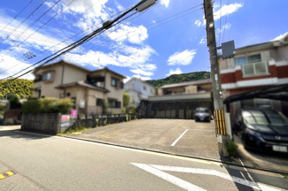 【外観】 | 《旧安祥寺川 遊歩道》が徒歩5分程にあり、ウォーキングやお散歩など毎日の健康ライフに役立ちます。