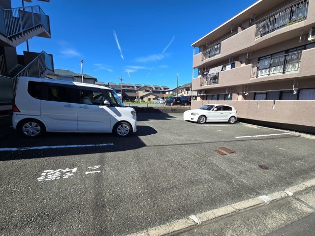 ベネッセレ豊橋西 Ⅱの駐車場