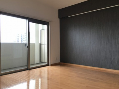 【居間・リビング】 | ピュアドームラシュール・イン博多 | ※別号室の写真になります。現況優先。
