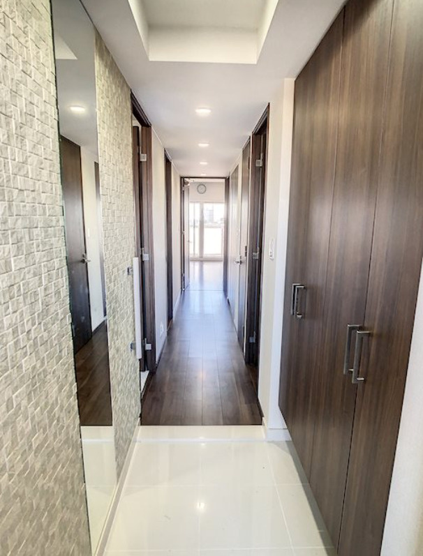 プレサンスロジェ浜松のエントランス