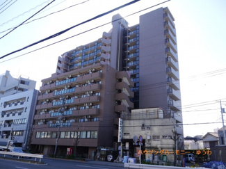 【外観】 | 外観タイル張りのSＲＣ造。重厚感あるモダンな建物です。