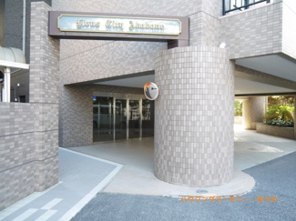 【エントランス】 | タイル張りの大変高級感あふれるエントンス。