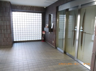 【その他共用部分】 | エントランス内も開放感があり、管理体制もしっかりしています。