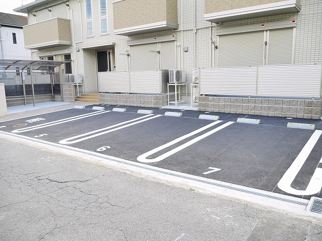 Hau‘oli’sNARA(ハウオリーズナラ）の駐車場|カースペースがあります