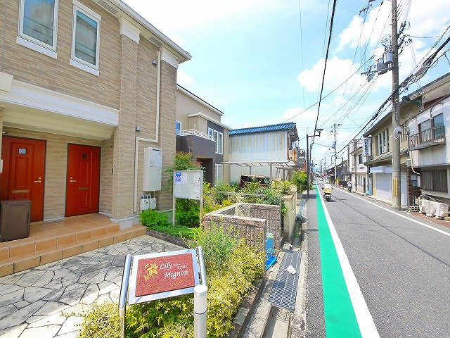 リリーミニヨンの駐車場