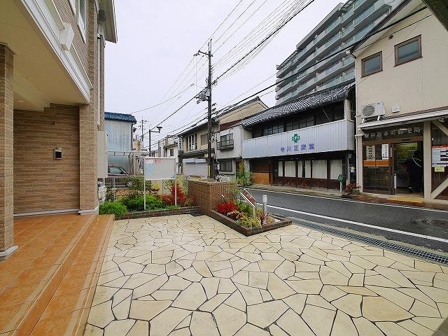 リリーミニヨンの周辺