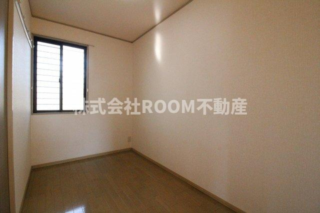 ルミエールの寝室|広くて明るい寝室