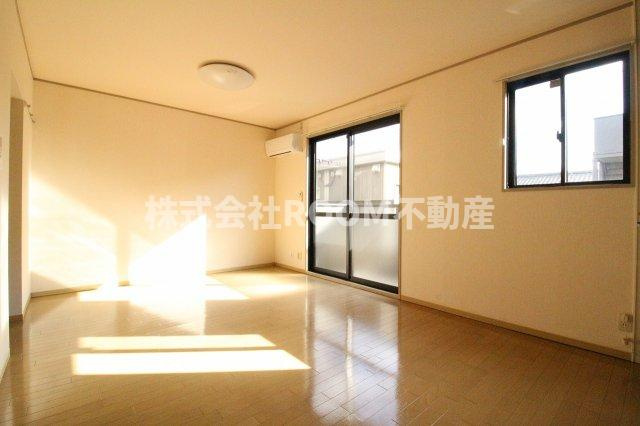 ルミエールの居間・リビング|ゆったりとした居間です