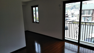 【居間・リビング】 | クラウンヒルズA棟 | こちらの居間で趣味の時間をお楽しみください