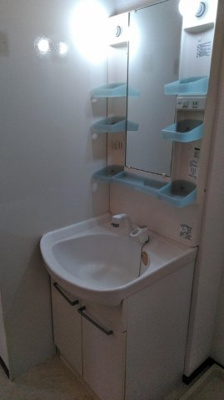 【洗面所】 | クラウンヒルズA棟 | 広い洗面スペース