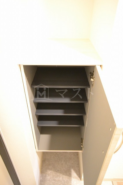 S-FORT難波西の収納