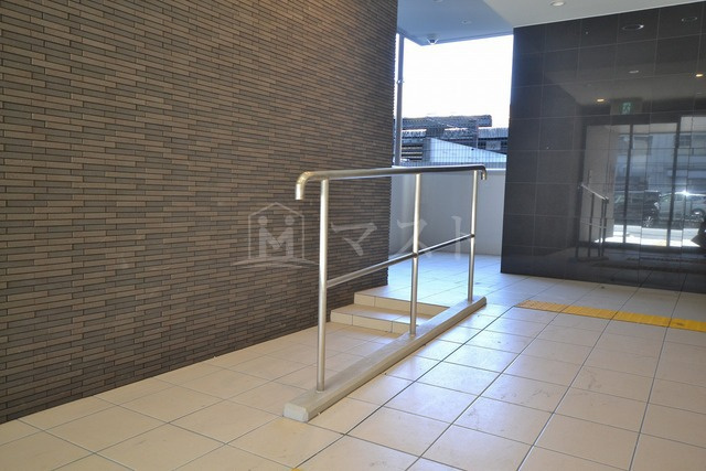 S-FORT難波西のロビー