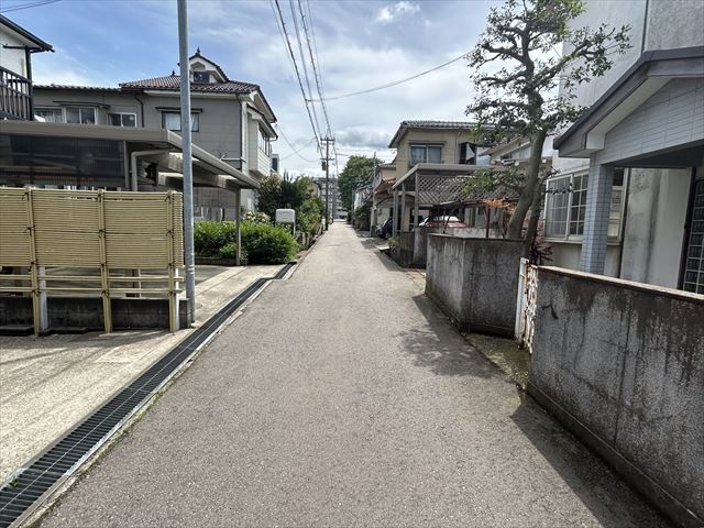 【前面道路含む現地写真】の画像