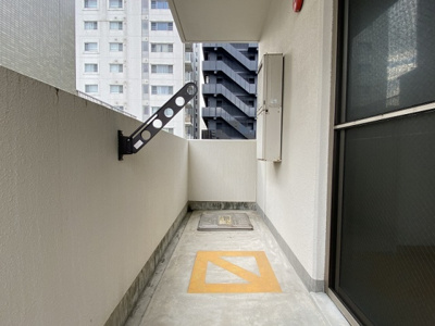 【バルコニー】 | ヴェニール綱場(ヴェニールツナバ) | 別号室の写真になります。現況優先。
