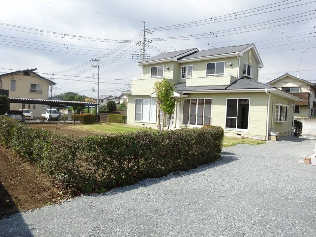前橋市上細井町の中古一戸建の外観|200坪の土地面積だから、楽々もう1軒建てられますよ♪