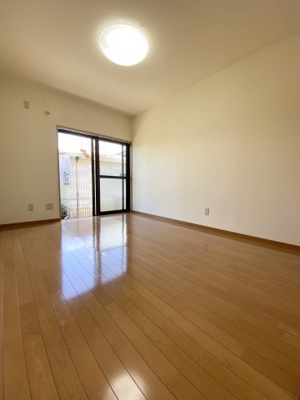 【洋室】 | ドルフィンリバー