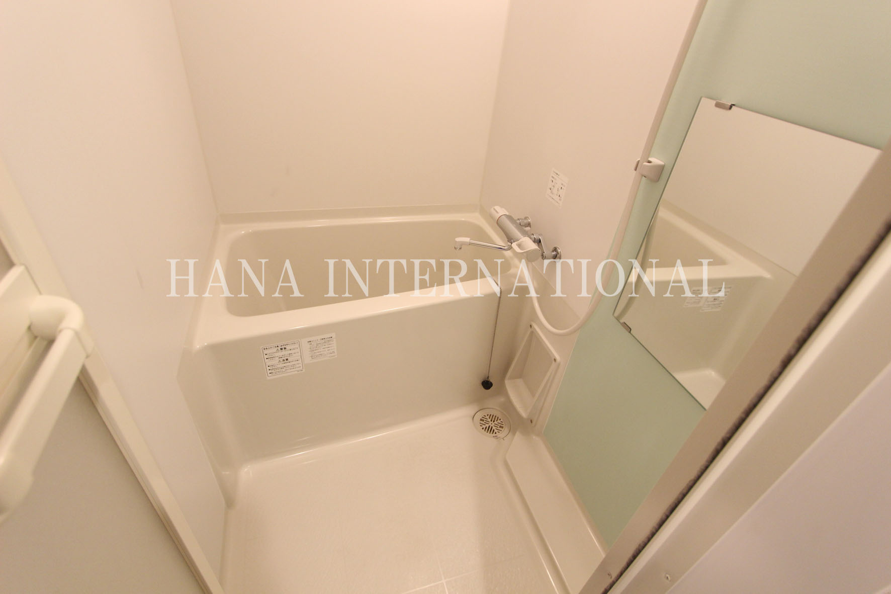 レオネクストセレーネの浴室