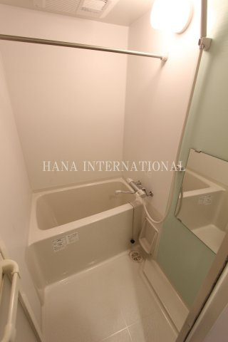 レオネクストセレーネの浴室