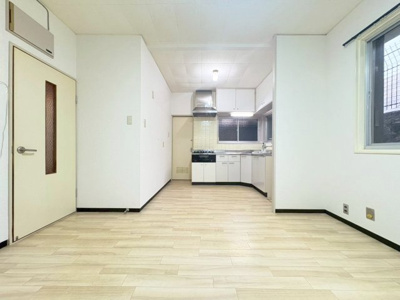 【居間・リビング】 | 豊中市西緑丘2丁目貸家