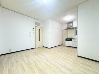 【居間・リビング】 | 豊中市西緑丘2丁目貸家