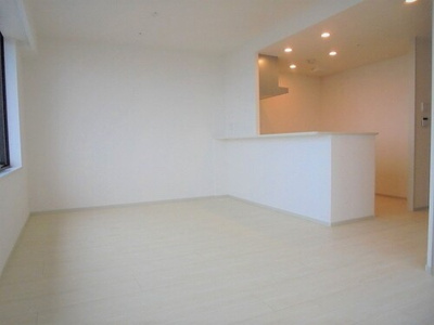 【居間・リビング】 | センターマークスタワー | 居室・リビング：リビングダイニング※前回募集時の写真２０２１年４月撮影     （2021年4月撮影）